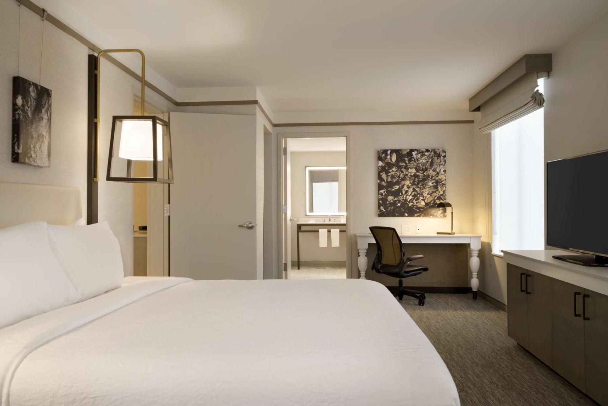 Hilton Garden Inn Newtown Square Radnor Exteriör bild