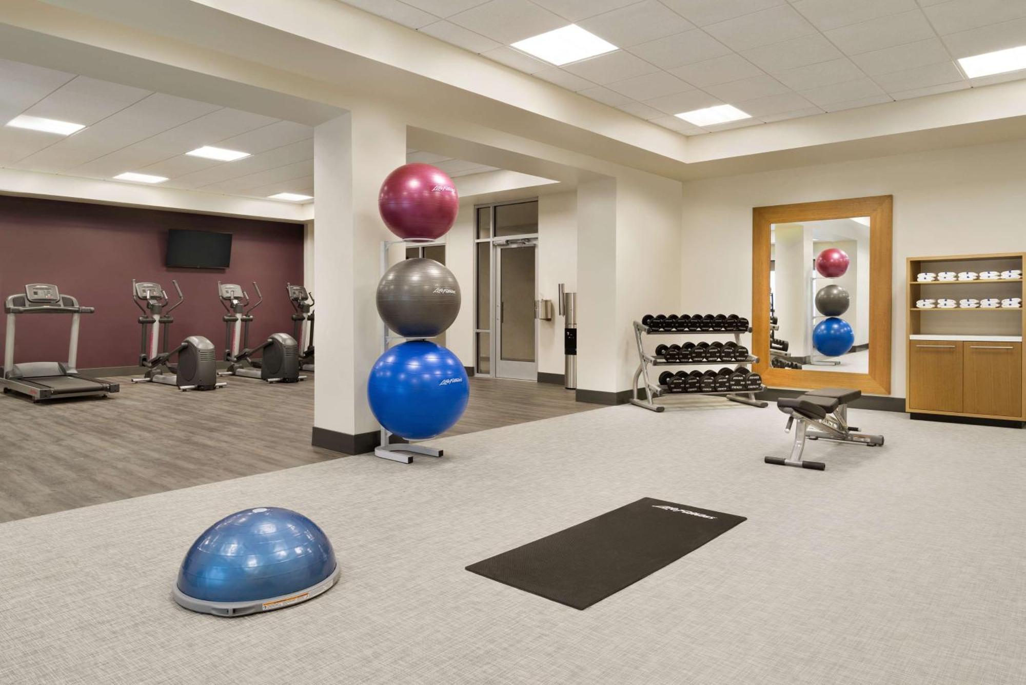 Hilton Garden Inn Newtown Square Radnor Exteriör bild