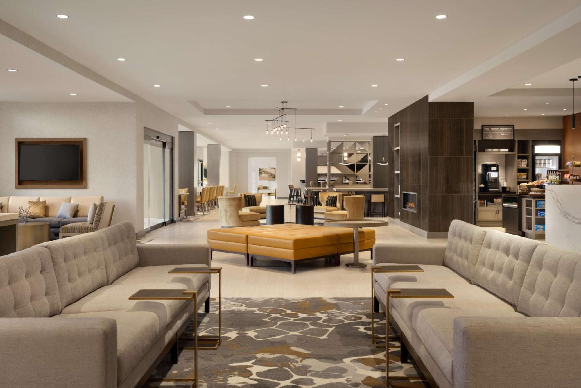 Hilton Garden Inn Newtown Square Radnor Exteriör bild